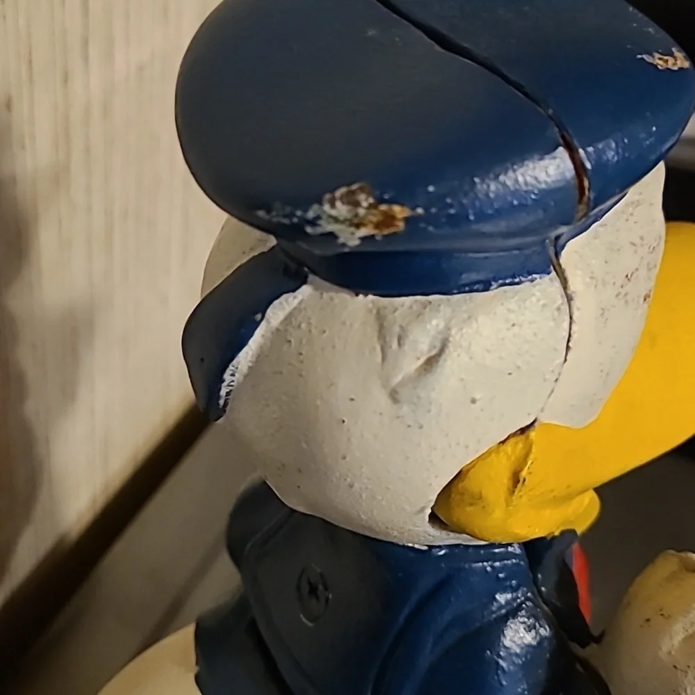 Vintage Donald Duck Cast Iron Bank - Picture 3 of 8